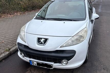 Peugeot 207 199.000 km 2.900 € Berlin 12489