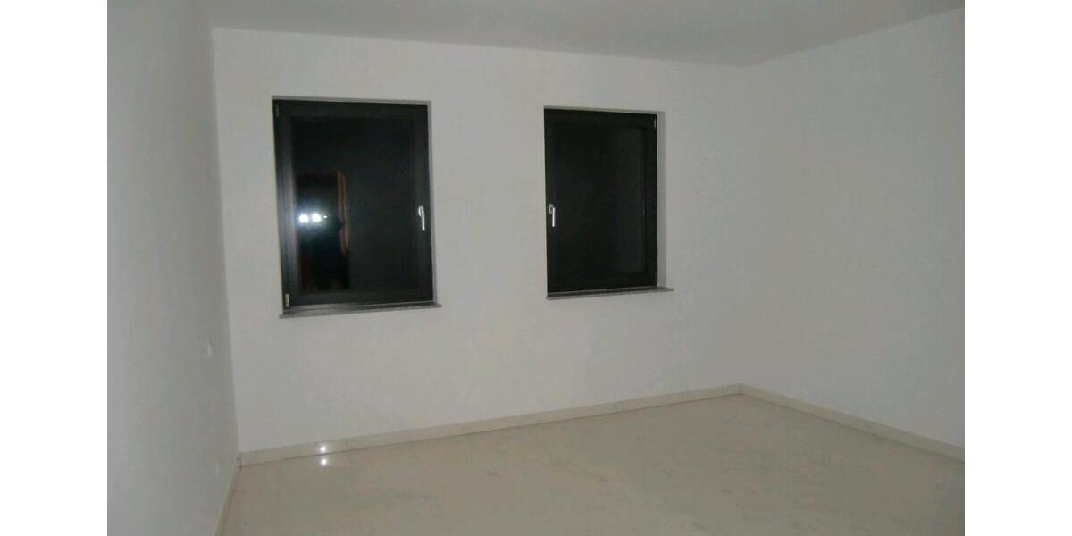 geräumige moderne Mietwohnung mit Balkon in Wald- und Seenähe 3 zimmer