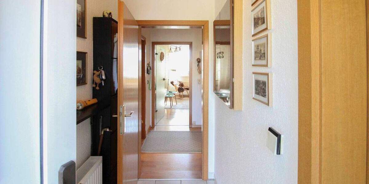 Familienfreundliches, bezugsfreies Einfamilienhaus mit großem Garten und beheiztem Wintergarten 4 zimmer