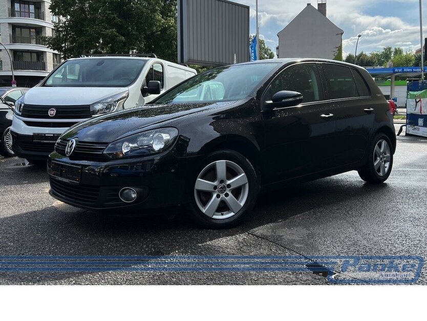 VW Golf VI Team Lim*SHZ*Klima*PDC*Tempo* 206.982 km 4.990 € Berlin 13187