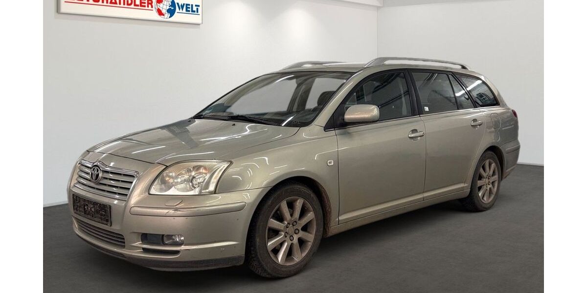 Toyota Avensis 176.304 km 2.399 &euro; Berlin 12681