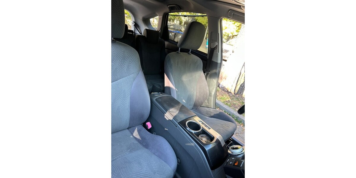 Toyota Prius Plus 244.000 km 8.250 € Berlin 10178