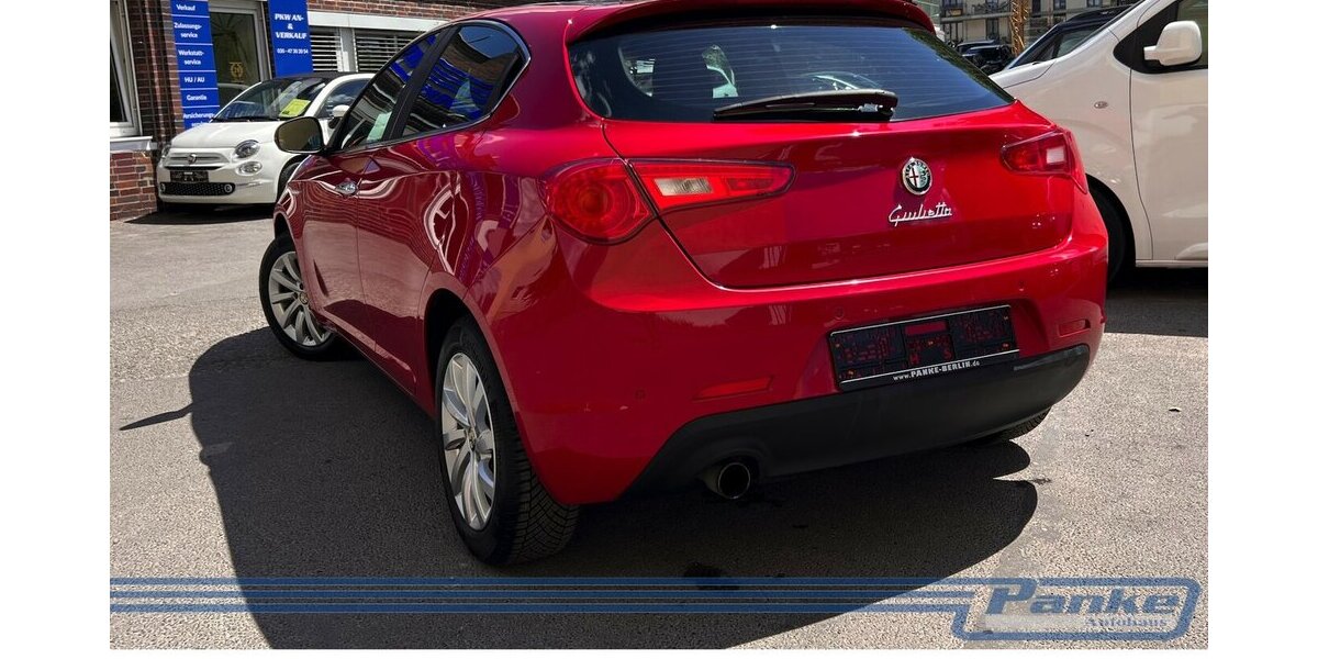 Alfa Romeo Giulietta Turismo*Pano*Schiebe*Sport*SHZ*Tempo* 95.791 km 10.990 &euro; Berlin 13187