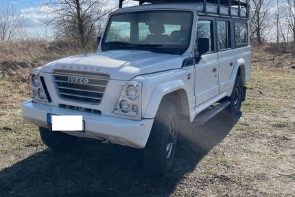 IVECO Massif 138.000 km 15.900 &euro; Berlin 12527