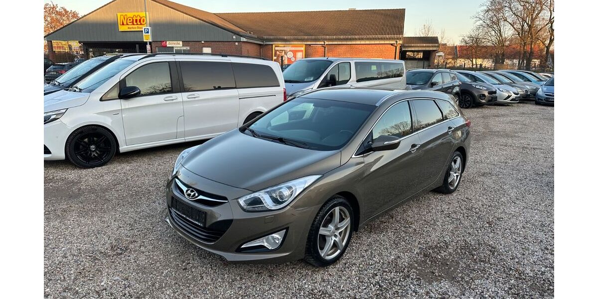 Hyundai i40 90.000 km 8.490 &euro; Berlin 13127