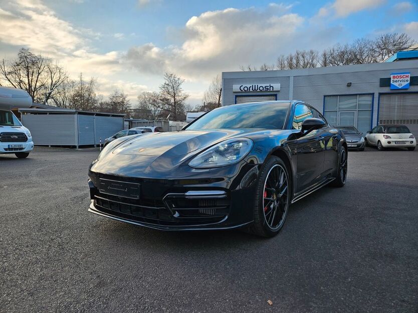 Porsche Panamera 99.600 km 63.300 € Berlin 12555