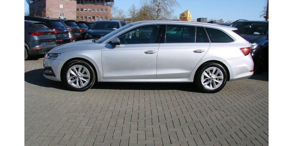 Skoda Octavia 2.0TDI Style ACC Columbus HeadUp AHK 48.103 km 26.980 &euro; Falkensee 14612