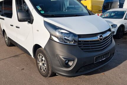 Opel Vivaro 174.456 km 11.900 &euro; Berlin 13055