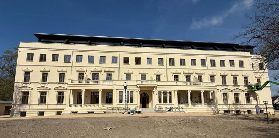 Exklusive 4-Raum-Penthouse-Wohnung im Schloss Siethen 4 zimmer