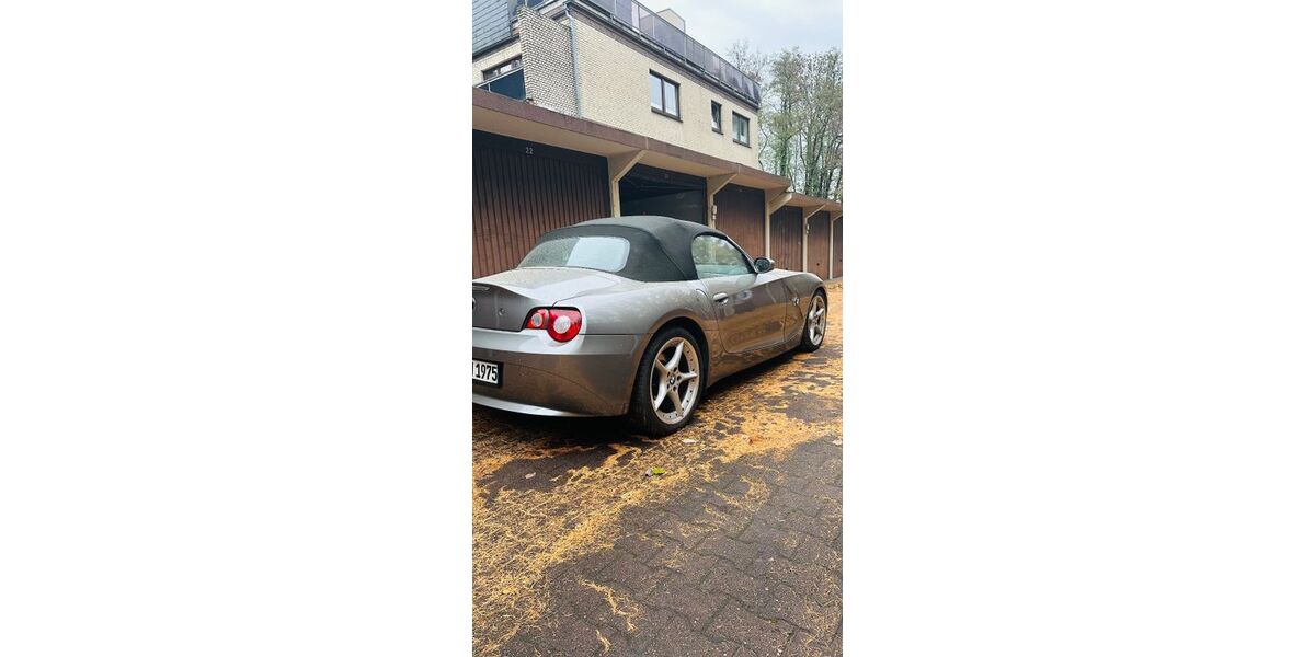 BMW Z4 129.960 km 13.900 € Berlin 13055