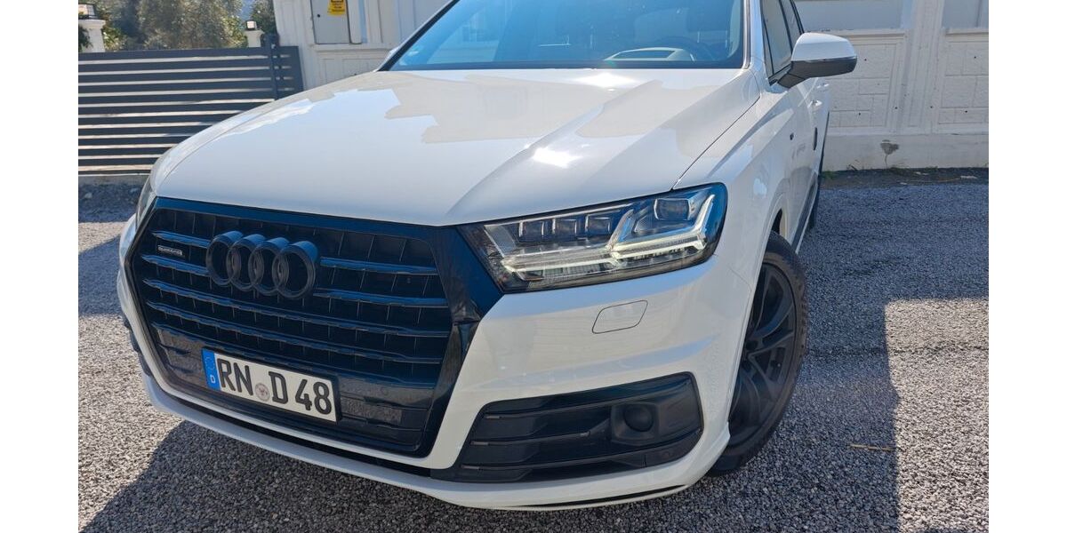 Audi Q7 190.000 km 28.000 &euro; Blankenfelde-Mahlow 15827