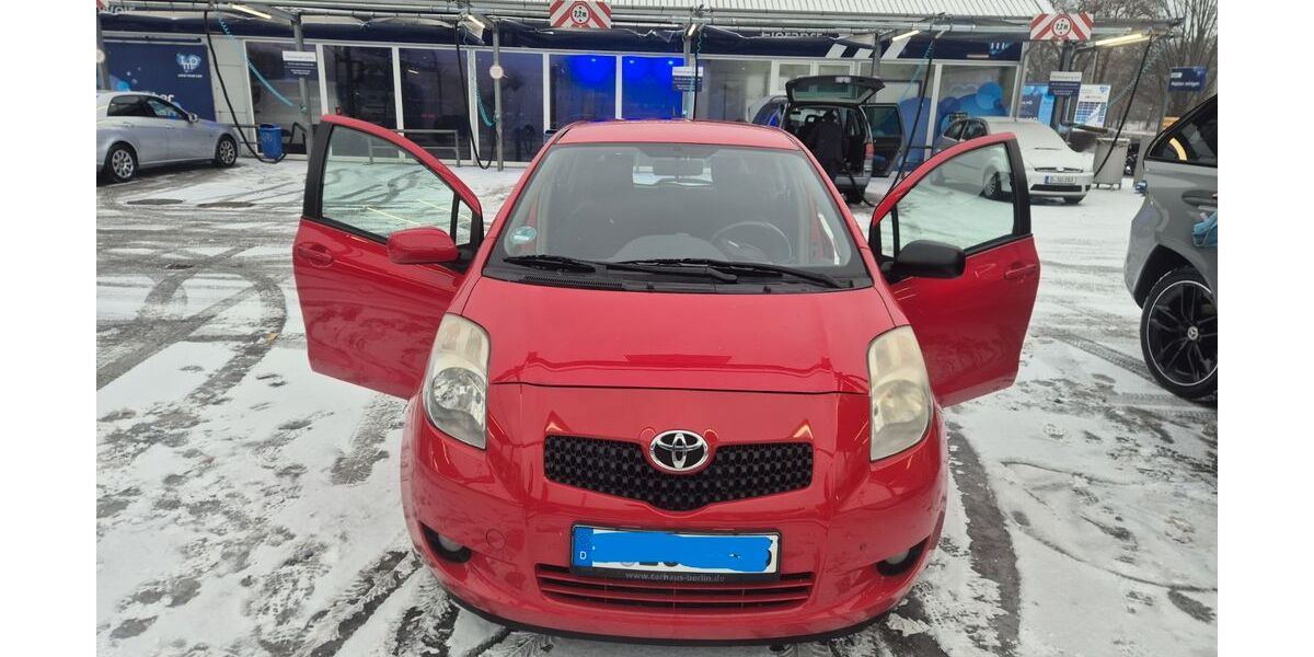 Toyota Yaris 163.000 km 3.500 &euro; Berlin 10963