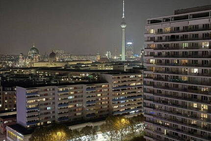 CITY LIVING -19. ETAGE MIT PANORAMA-AUSBLICK !