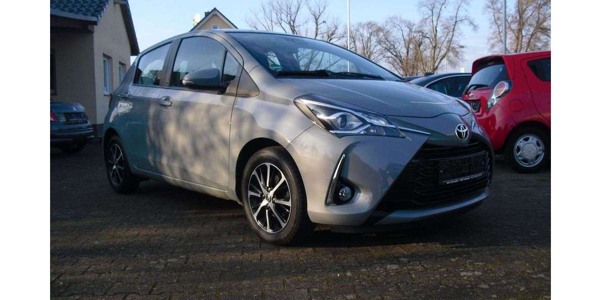 Toyota Yaris 52.695 km 11.850 &euro; Falkensee 14612