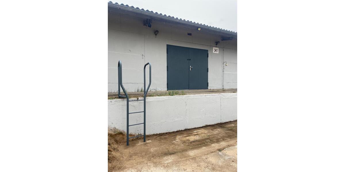 Lagerhalle u. Außenflächen (Halle 85qm, Fläche 2.000qm) zimmer