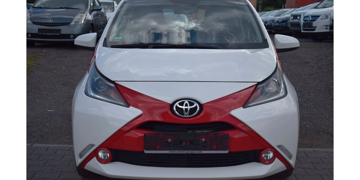 Toyota Aygo (X) 185.000 km 4.999 € Berlin 13597