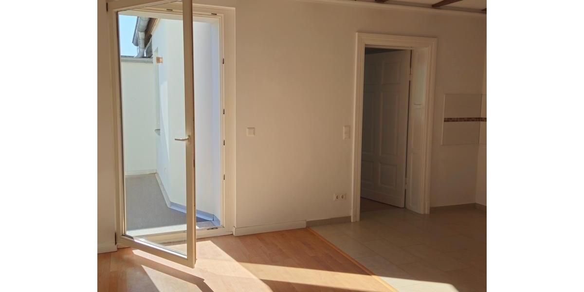 Dachgeschoßwohnung Potsdam Berliner Vorstadt - 2.5 Zimmer, 70 m&sup2;, 1.100&euro; | Angebot:26560670