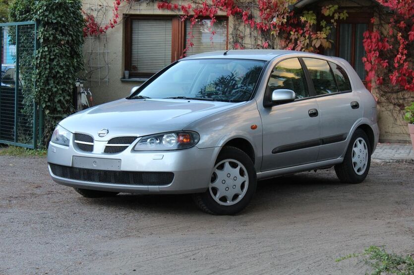 Nissan Almera 181.000 km 1.499 € Berlin 10317