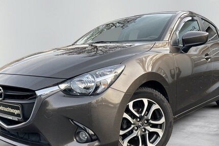 Mazda 2 98.411 km 10.990 &euro; Berlin 12247