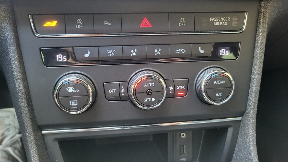 Seat Leon SC 96.000 km 16.900 € Berlin 10178