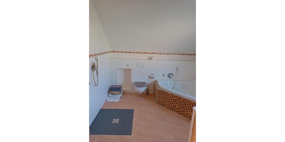 Etagenwohnung Potsdam Drewitz - 3 Zimmer, 112 m&sup2;, 2.050&euro; | Angebot:25300861