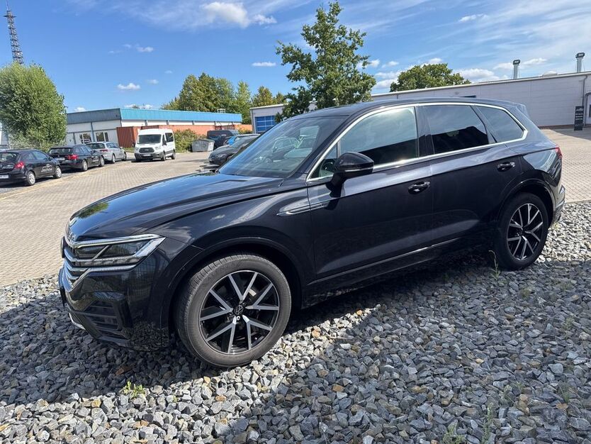 VW Touareg 86.307 km 44.990 € Brandenburg an der Havel 14772