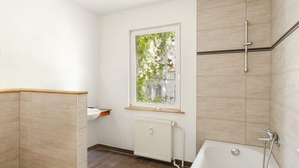 Mieteinnahmen ab Tag 1. Wann starten Sie? Mehrfamilienhaus mit Gewerbe - exklusiv für Investoren mit Weitblick. 1 zimmer