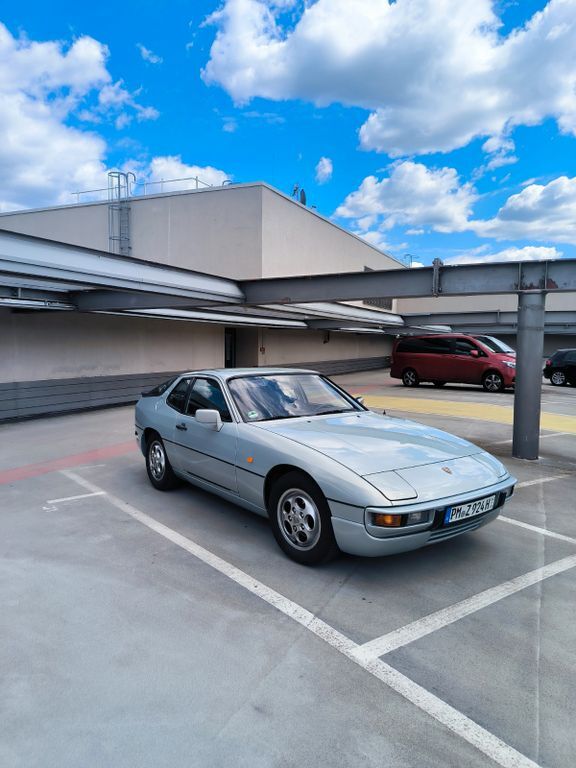 924