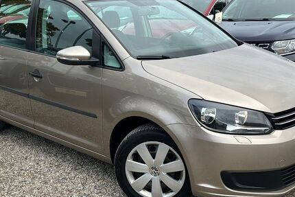 VW Touran 86.216 km 10.990 &euro; Berlin 13089