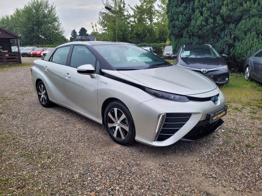 Toyota Mirai 80.000 km 15.990 € Berlin 13127