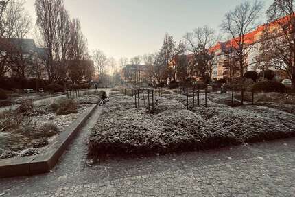 Haus zum Kaufen in Berlin 1.890.000 € 346 m² 8 zimmer