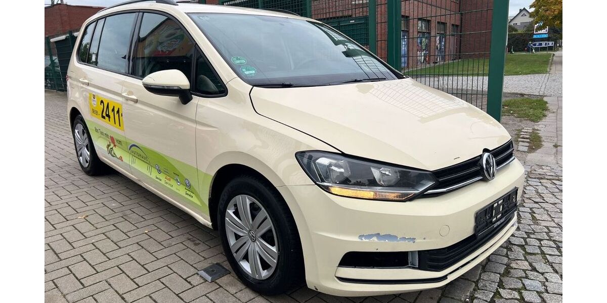 VW Touran 449.000 km 5.900 € Berlin Weißensee-Pankow 13086