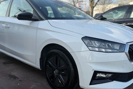 Skoda Fabia 112.000 km 13.490 &euro; berlin 12681