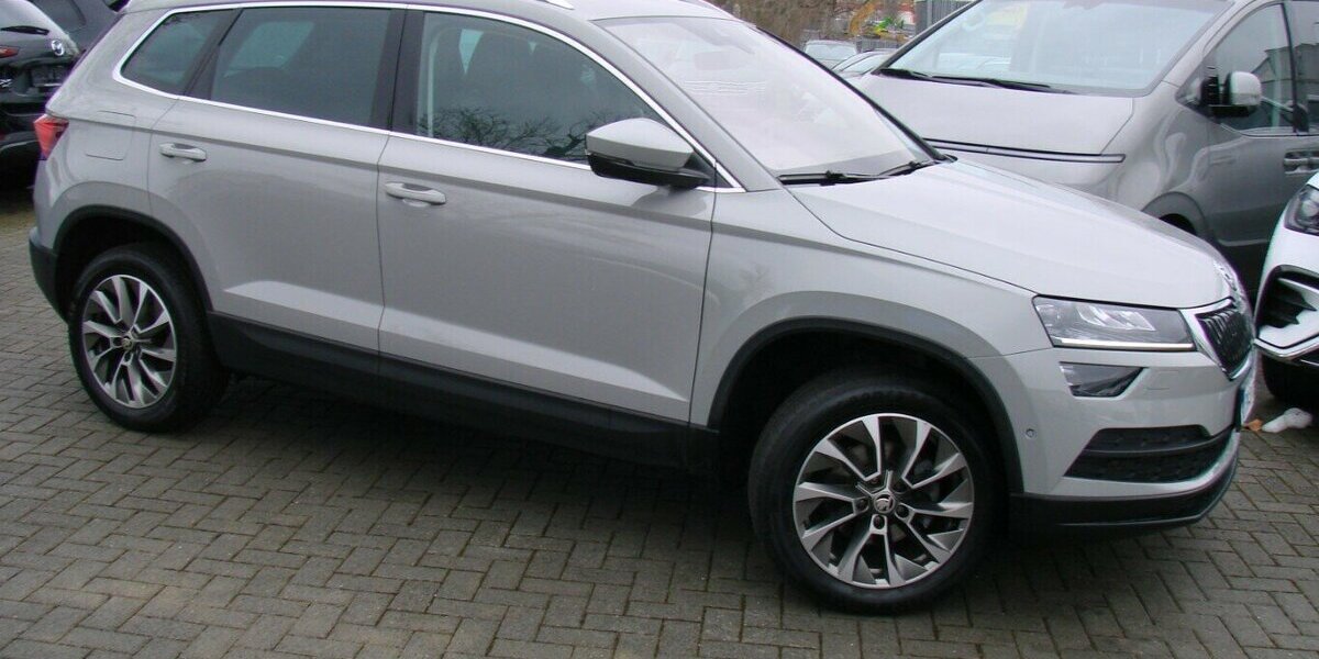 Skoda Karoq 1,5TSi Clever ACC 360° LED Pano AHK 56.303 km 24.980 &euro; Falkensee 14612