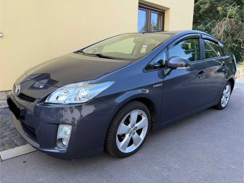 Toyota Prius 66.055 km 11.999 € Berlin 12163