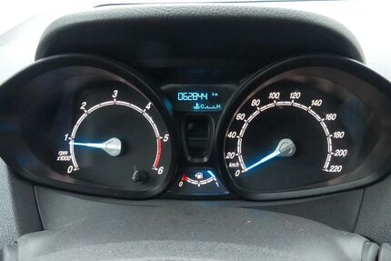 Ford Transit Courier 62.844 km 9.199 € Berlin 13059