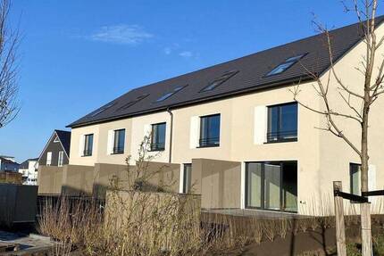 Reihenmittelhaus mit Garten & Einbauküche - Baujahr 2022