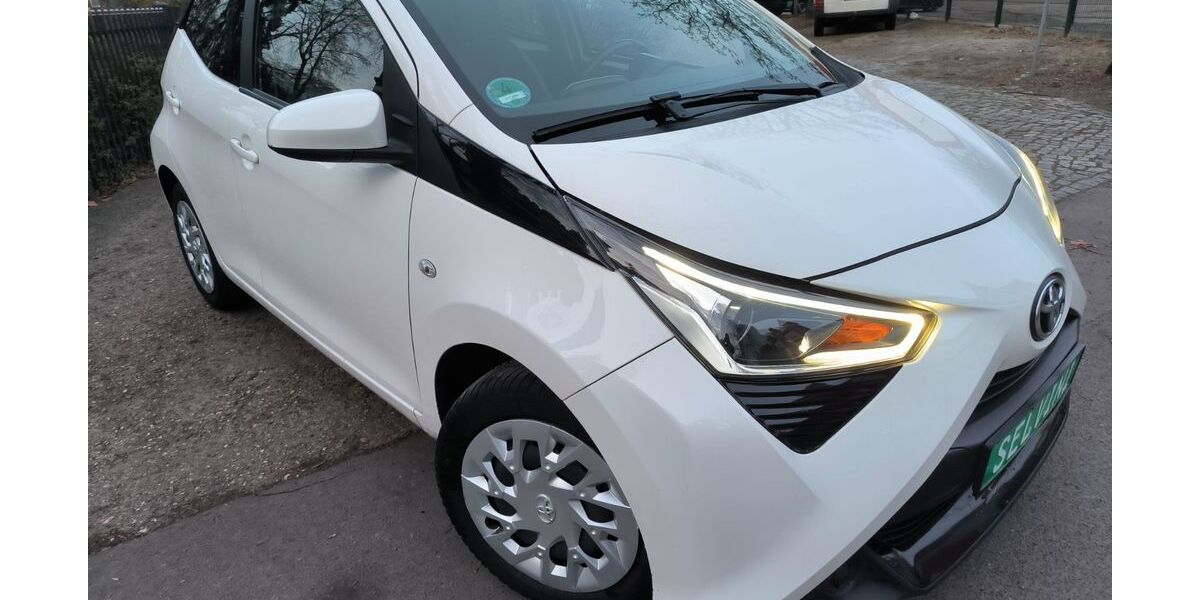 Toyota Aygo (X) 109.000 km 7.990 € Berlin - Schöneberg 10781
