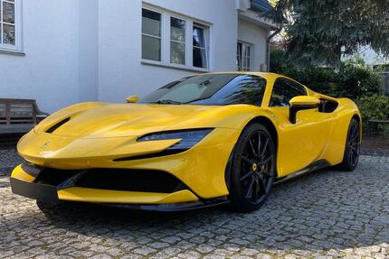 Ferrari SF90 4.473 km 379.000 € Potsdam 14480