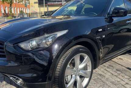 INFINITI QX70 126.000 km 15.990 &euro; Berlin 12107