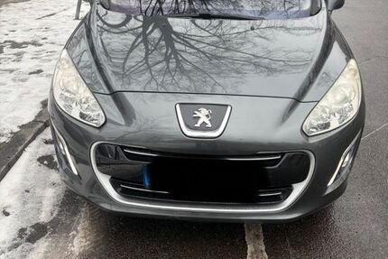 Peugeot 308 85.000 km 7.500 &euro; Berlin 10827