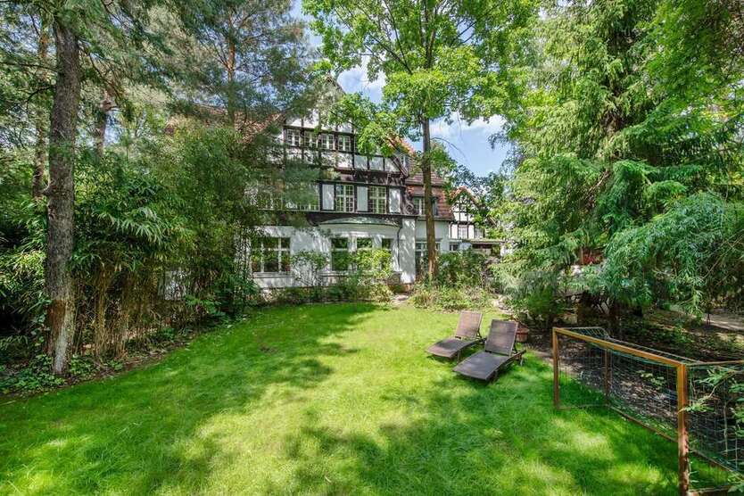 Haus zum Kaufen in Berlin 5.500.000 € 563 m²