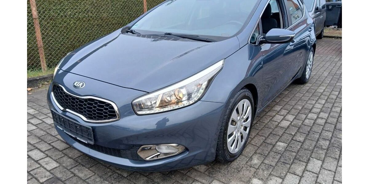 Kia ceed / Ceed 130.000 km 8.600 &euro; Berlin 12351