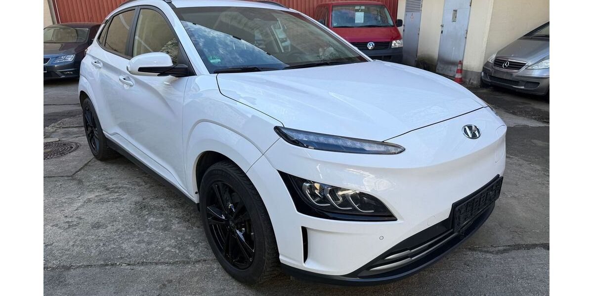 Hyundai KONA 139.969 km 15.900 &euro; Berlin 10247