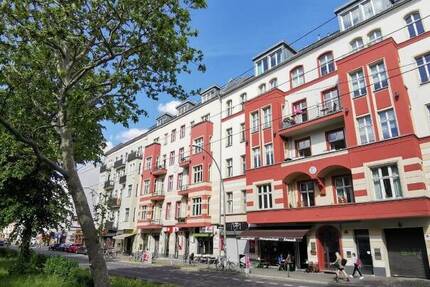 Lebendig, modern, zentral: 3 Zimmer mit zwei Balkonen an der Warschauer Straße! Sofort bezugsfrei! 3 zimmer