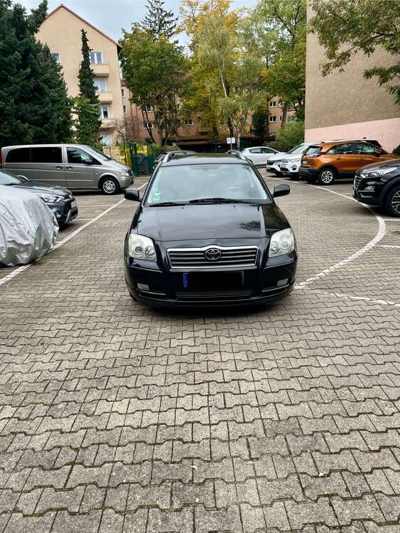 Toyota Avensis 113.000 km 3.000 € Berlin 13581