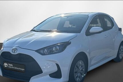 Toyota Yaris 22.994 km 22.990 &euro; Berlin 13403