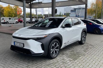 Toyota bZ4X 2.400 km 33.980 € Berlin 13403