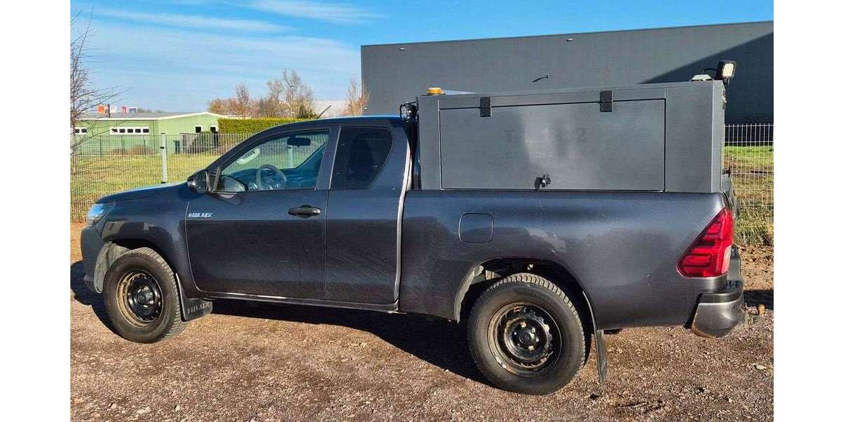 Toyota Hilux 292.000 km 17.900 &euro; Teltow 14513