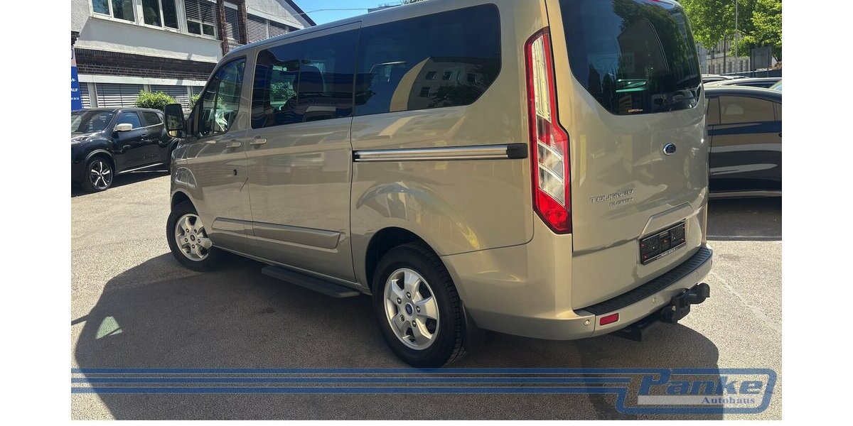 Ford Tourneo Custom 300 L1 Titanium*8Sitz*AHK*SHZ*NAV 100.000 km 18.990 &euro; Berlin 13187